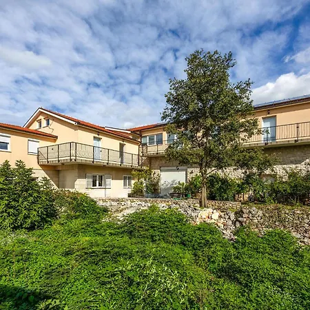 Amazing In Apartment Imotski