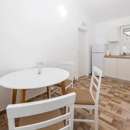 Amazing In Apartment *